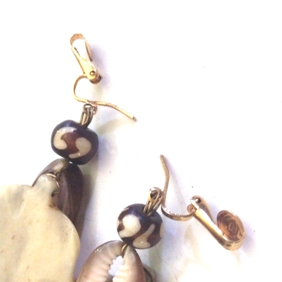 💥CLEARANCE💥CERAMIC/PORCELAIN BROWN LINED LEAF/COWERY SHELL 3" EARRINGS - Picture 4 of 9